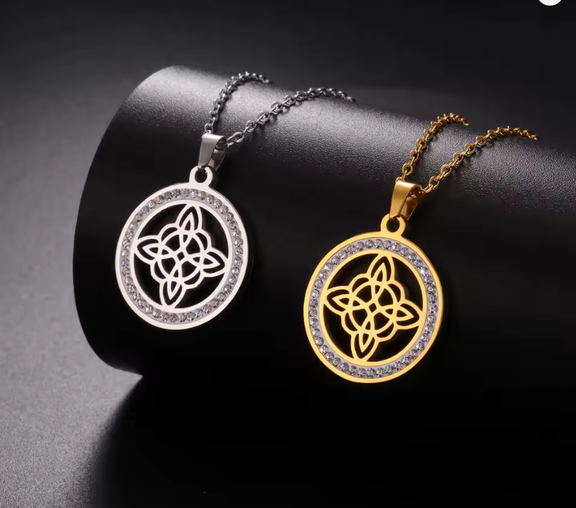 Collar nudo de bruja